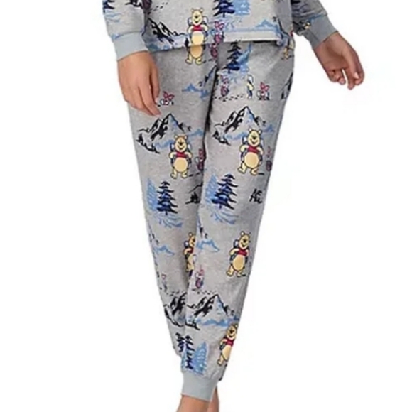 NWT Disney Winnie The Pooh Snow / Mountains PJ's Size XL - Picture 3 of 9